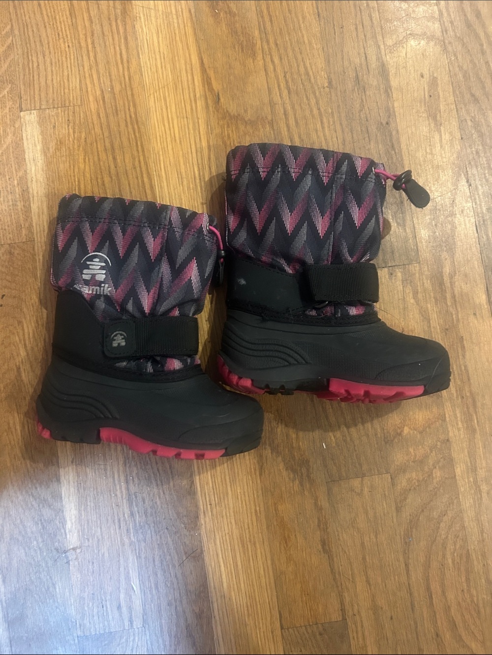 Kamik Kids Black and Pink Zigzag Snow Boots